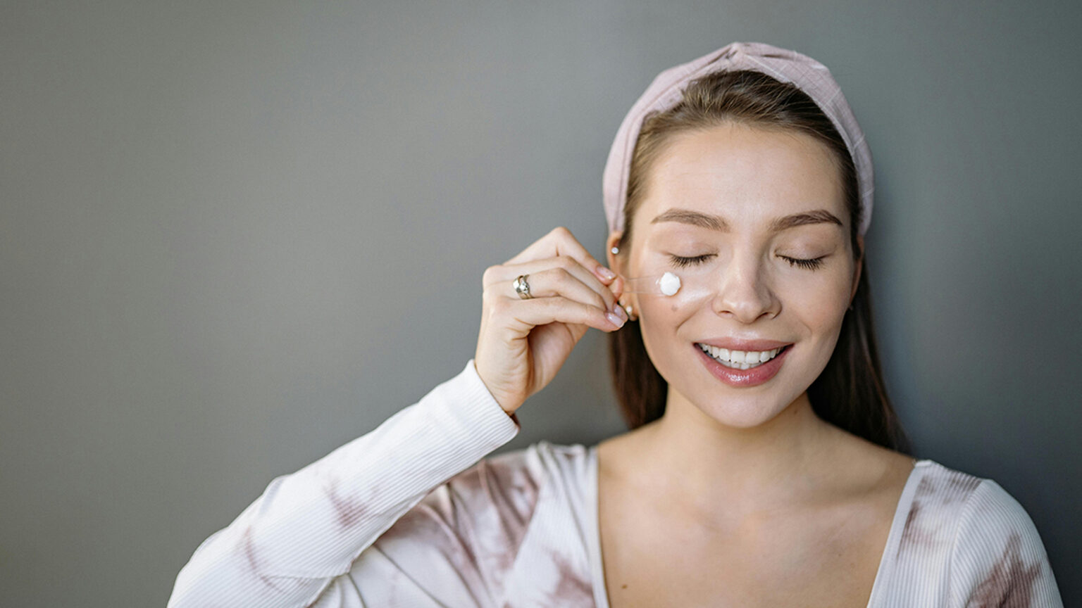 Niacinamida: beneficios para la piel y su uso en cosmética